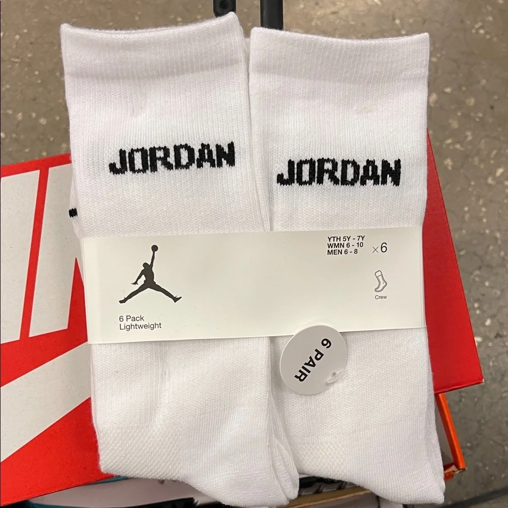 Jordan White Crew Socks 6-Pack JORDAN JUMPMAN CREW Socks  6PK